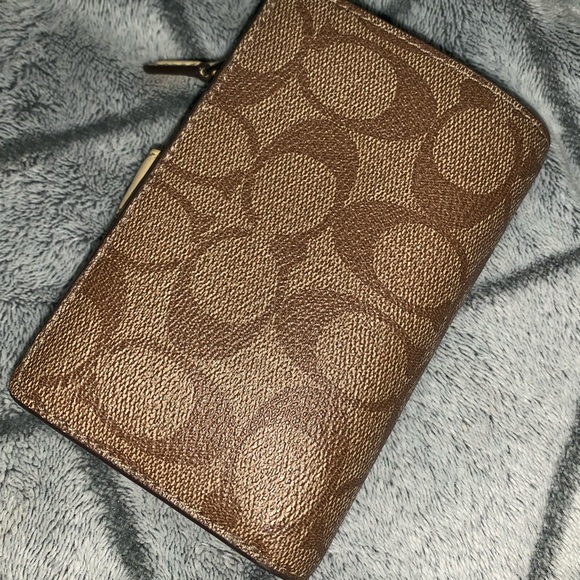 Coach Wallet - Picture 3 of 3